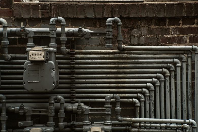Где искать скрытые коммуникации в перегородках