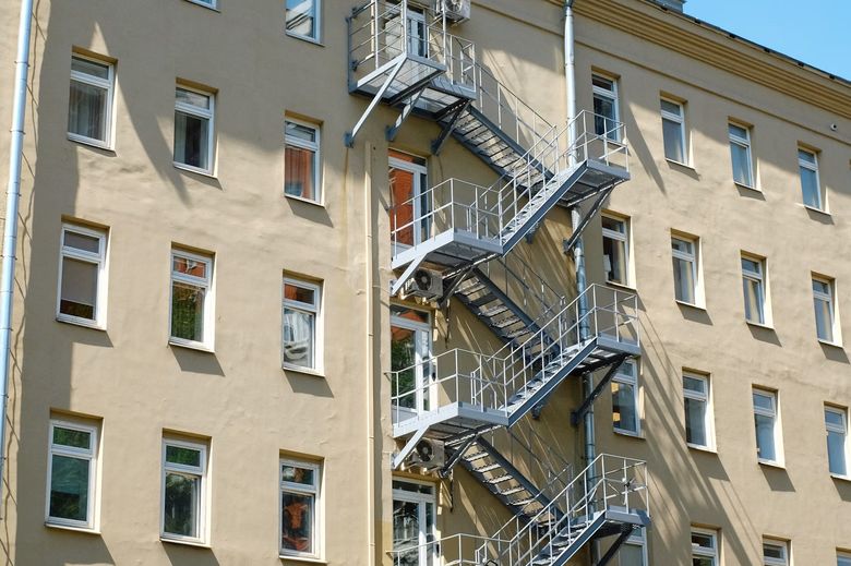 Как рассчитать вес стяжки и не превысить допустимую нагрузку на плиту?